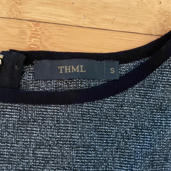 THML NWOT SizenSmall Mixed Media White & Gray W/ White Ruffled 3/4 Sleeve - Picture 3 of 8